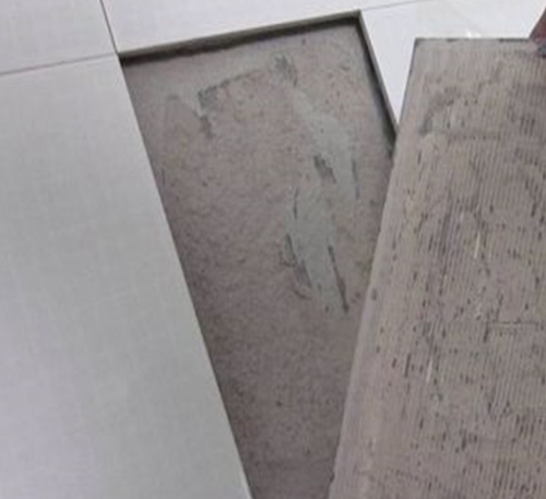 双牌瓷砖空鼓维修公司分享瓷砖铺贴时如果打浆（即涂抹在瓷砖背面和基层上的砂浆或瓷砖胶）过少，会带来以下问题